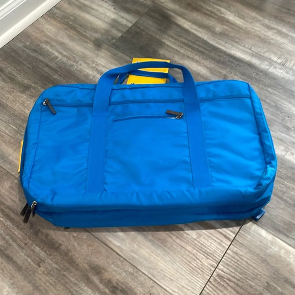 Love Taza Target 2 in 1 Blue Carry on Duffel Bag Backpack - Picture 1 of 16